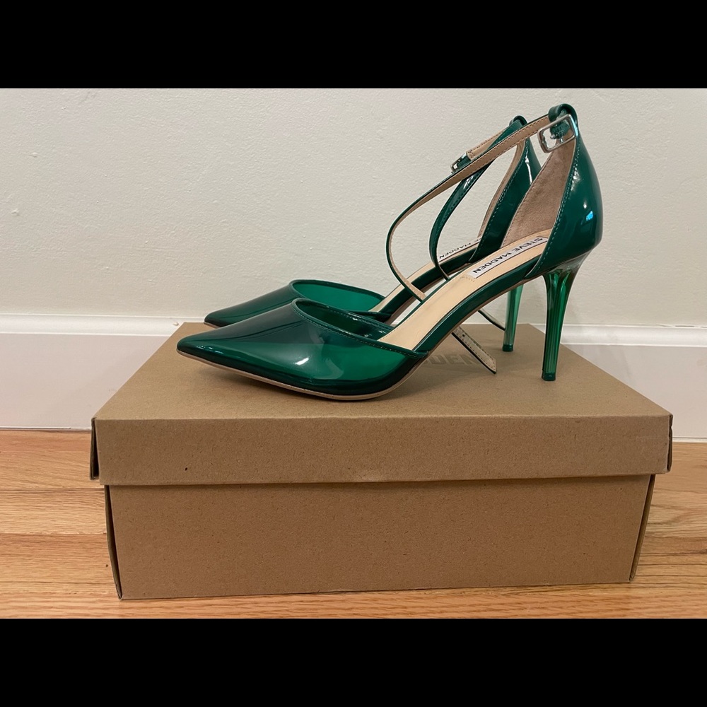 Steve Madden Moxxi Clear Pointed Toe Pump - Green